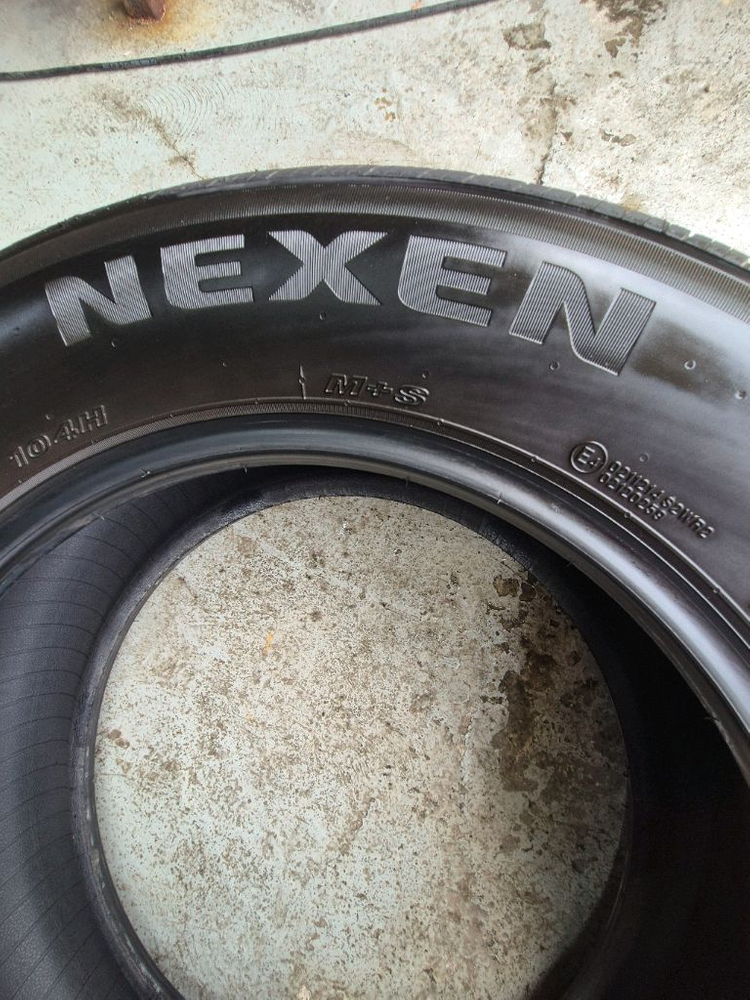 그랜드 카니발 235 65 17 넥센 GTX 중고타이어 한대분 이미지