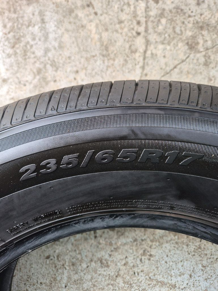 그랜드 카니발 235 65 17 넥센 GTX 중고타이어 한대분 이미지