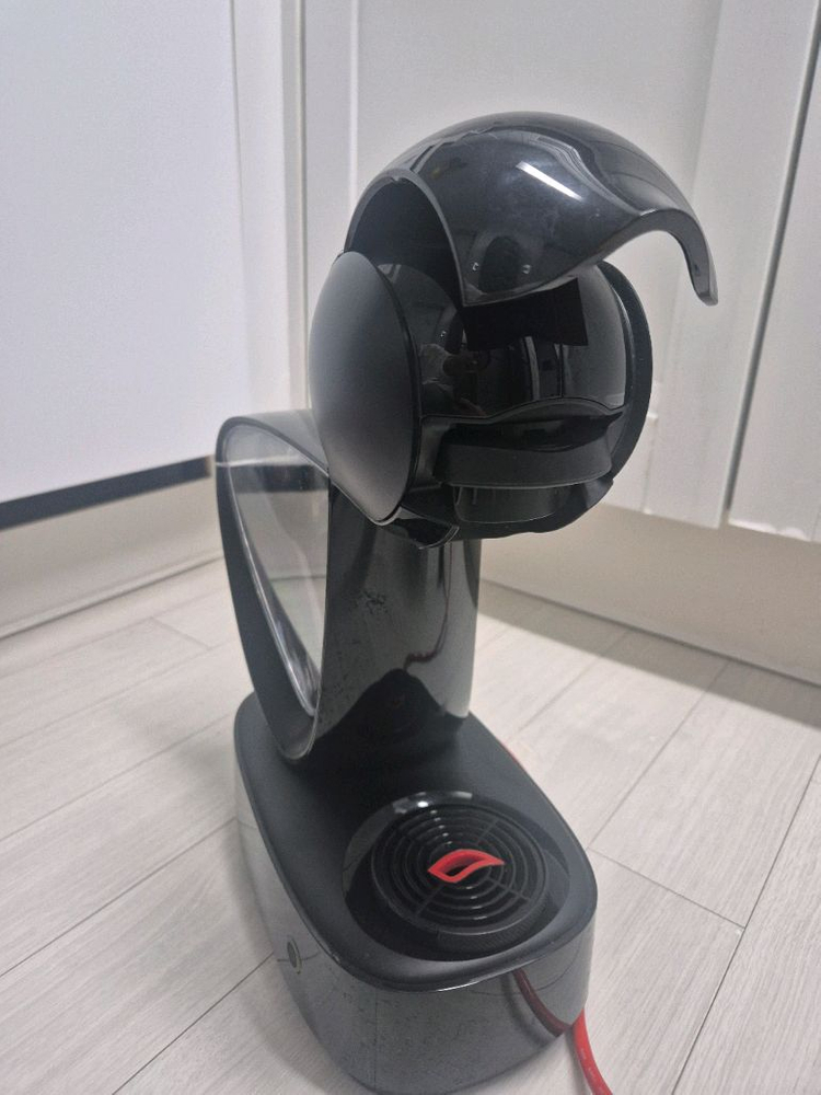 돌체구스토 커피머신 이미지