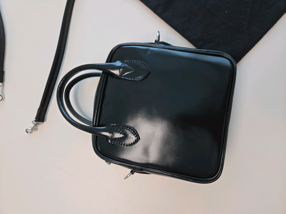 꼼데가르송 아오야마 크로스백 이미지