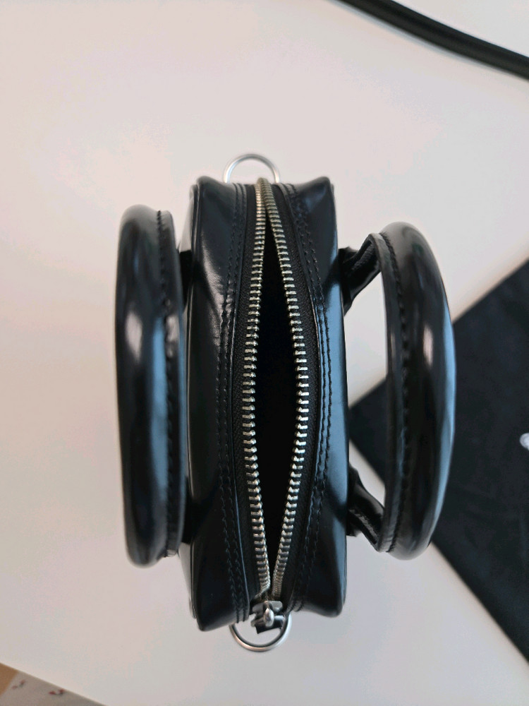 꼼데가르송 아오야마 크로스백 이미지