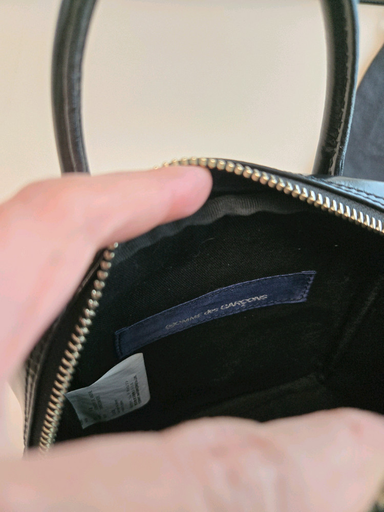 꼼데가르송 아오야마 크로스백 이미지