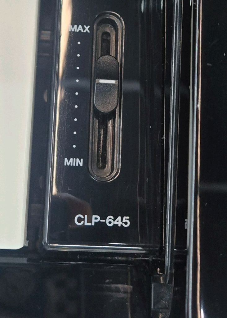 야마하 디지탈피아노 CLP645PE 이미지