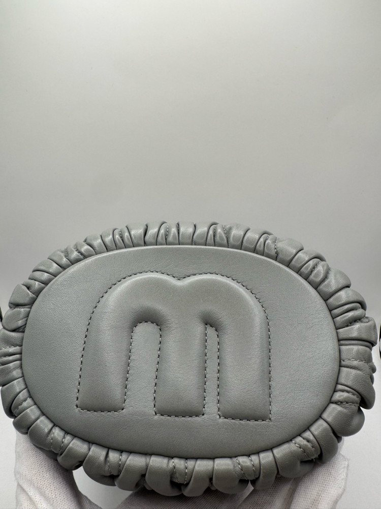 정품 미우미우 마테라쎄 버킷백 크로스/숄더 겸용 A급 컨디션 이미지