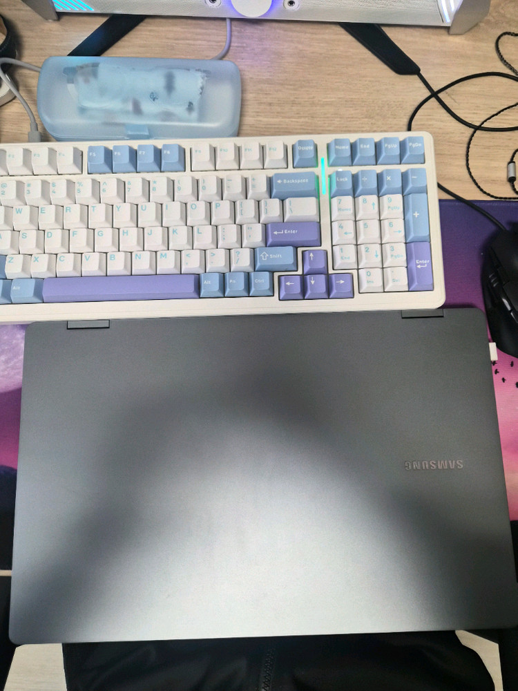 갤럭시북4프로360 (키보드, 노트북 거치대, 마우스 일괄) 이미지