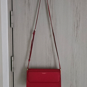 (정품) 생로랑 입생로랑 레드 크로스백 이미지