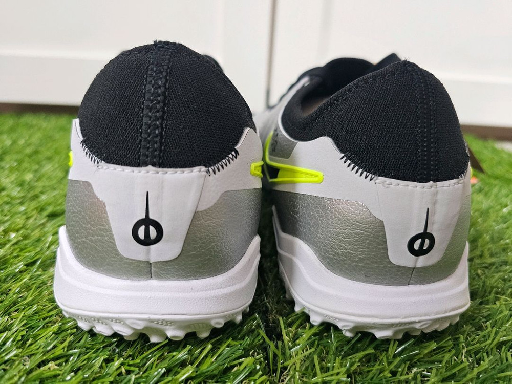 [한정수량타임세일]나이키 티엠포 레전드10 프로 TF MAD VOLTAGE팩 이미지