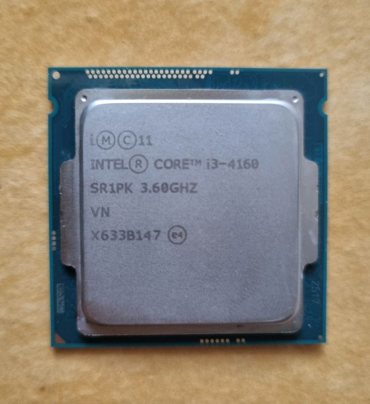 수집용 옜날 CPU 사진 순서대로 모델입니다.AMD 에슬론2 255, 셈프론2800 인텔 팬티엄4, I3 4160 이미지