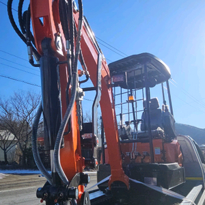 1.7톤 미니포크레인굴삭기 이미지