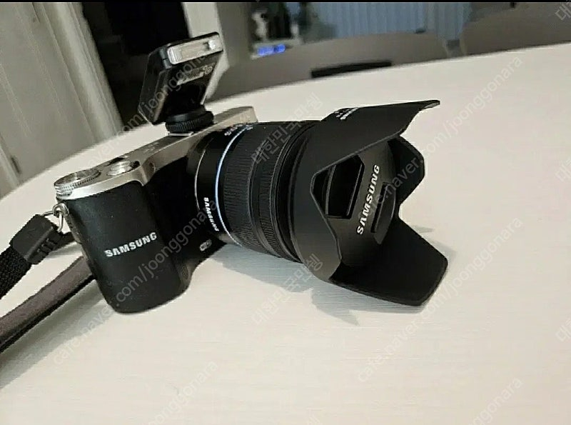삼성 미러리스 카메라 NX210 20만원에 팝니다 이미지