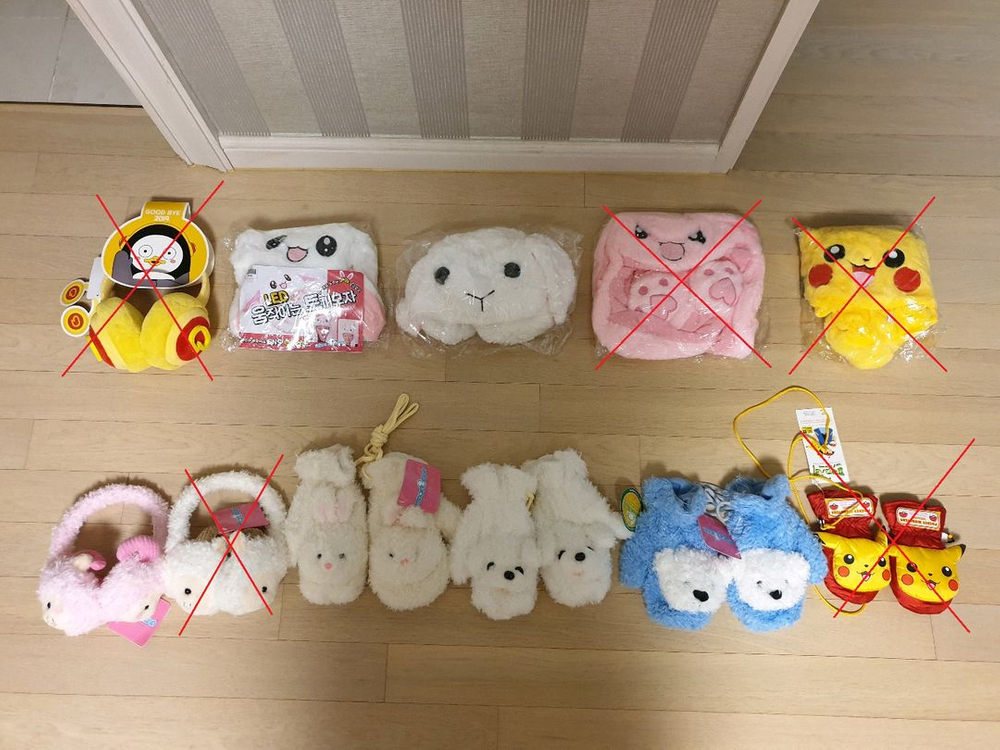 신발(포켓몬, 산리오 등), 장갑, 모자, 귀마개, 제습인형, 운동용품 판매합니다. (미사용품) 이미지