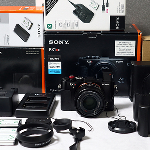 소니 RX1R 2 및 구성품 이미지