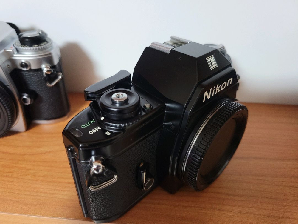 부품용 니콘 EM 필름카메라 외관상태 굿!! 이미지