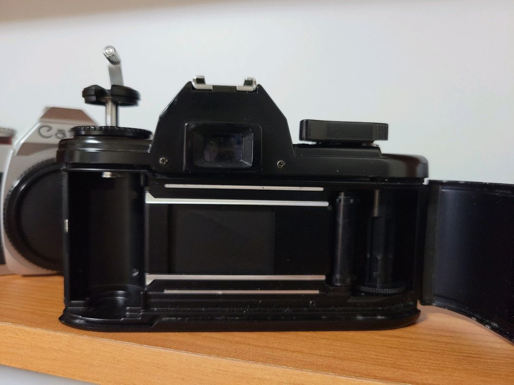 부품용 니콘 EM 필름카메라 외관상태 굿!! 이미지