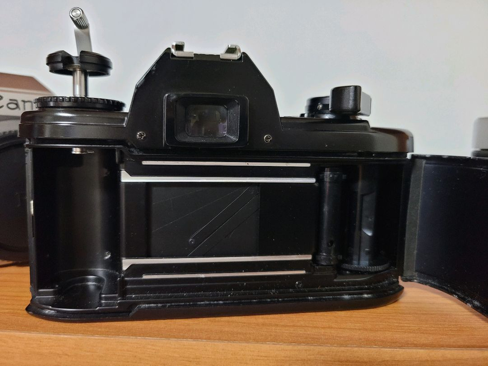 부품용 니콘 EM 필름카메라 외관상태 굿!! 이미지