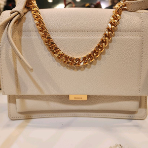 쿠론 벨 크로스백 이미지