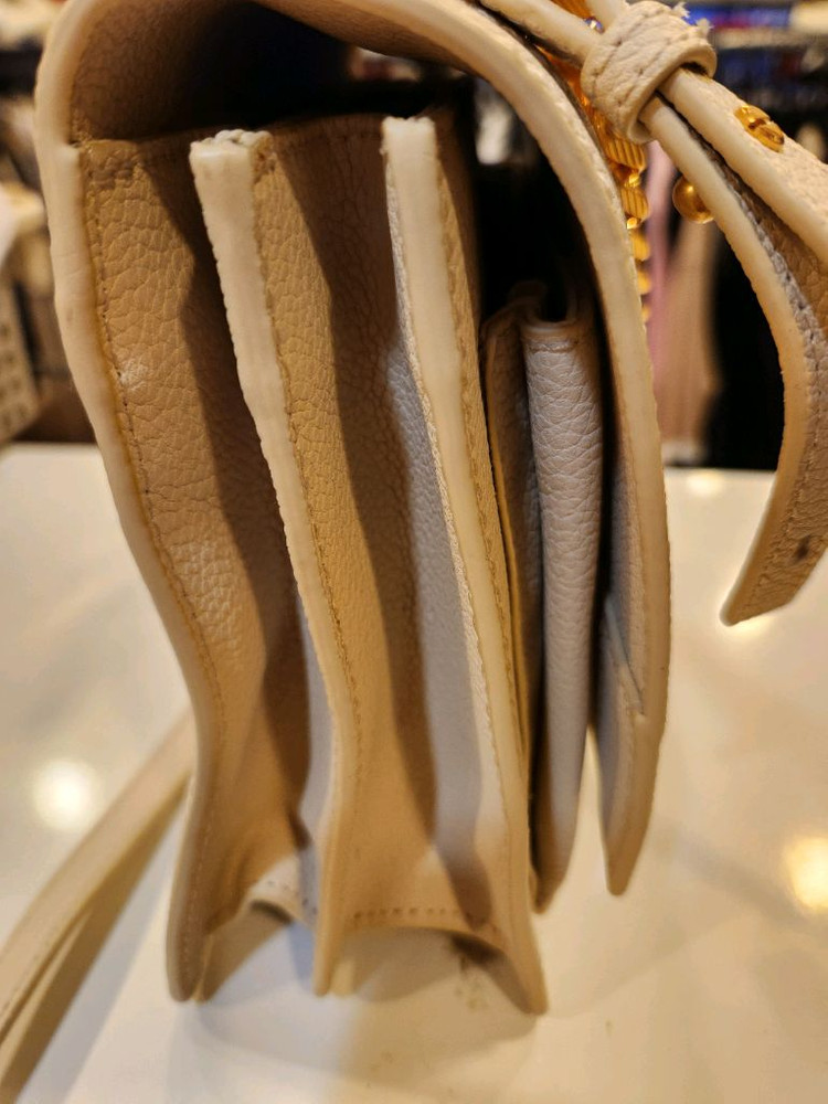 쿠론 벨 크로스백 이미지