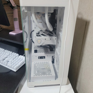 AMD 라이젠 9 9900X3D CPU와 RTX 5070 Ti 이미지