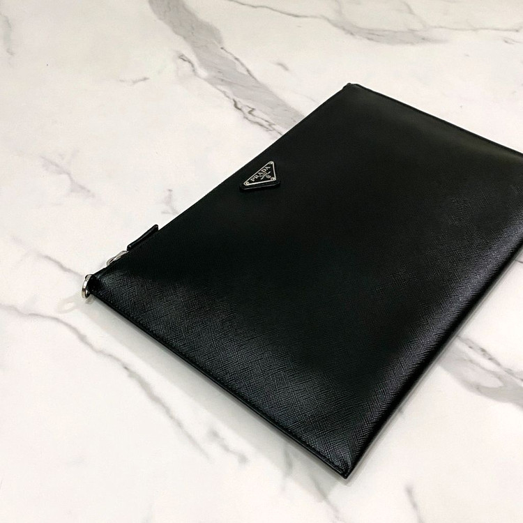 거의새것 프라다 사피아노 레더 삼각로고 클러치백 남성 가방 2NG001 이미지