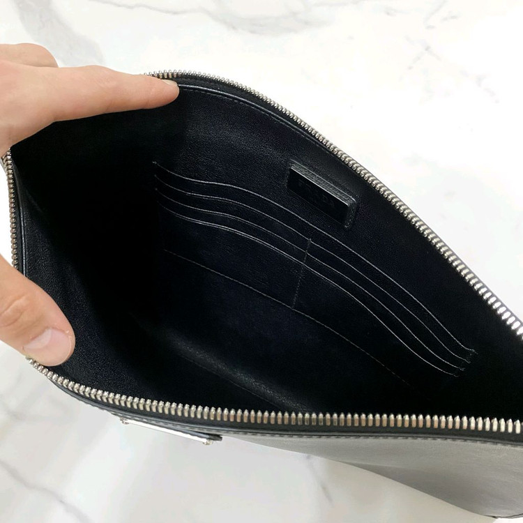 거의새것 프라다 사피아노 레더 삼각로고 클러치백 남성 가방 2NG001 이미지