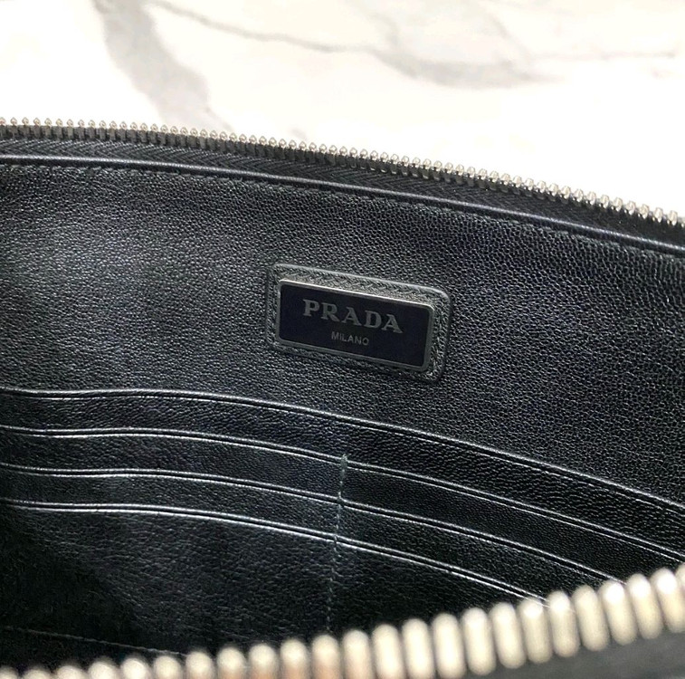 거의새것 프라다 사피아노 레더 삼각로고 클러치백 남성 가방 2NG001 이미지
