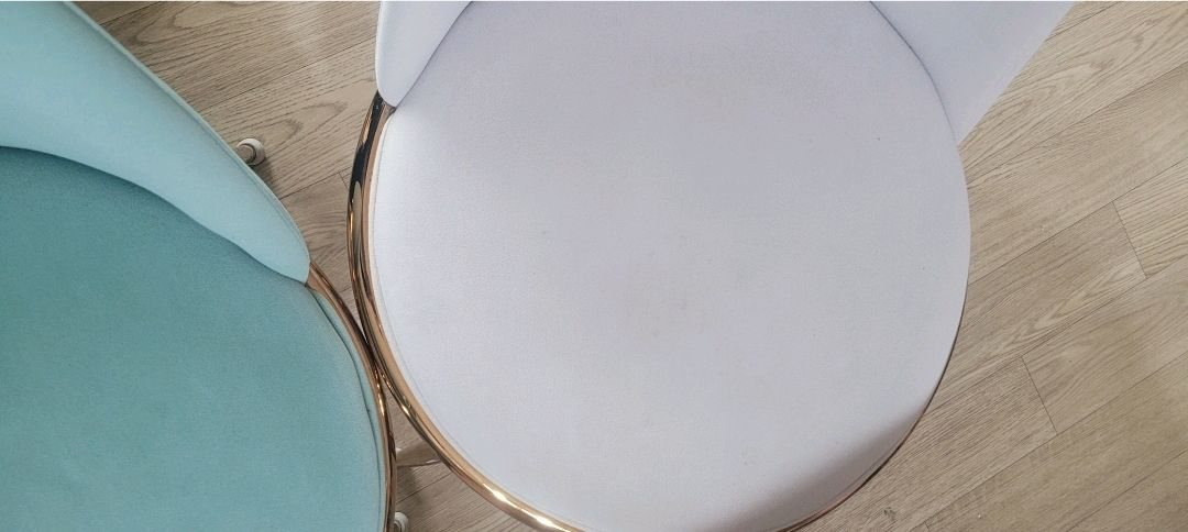 모던 벨벳 체어 3개 개당가격 (민트, 아이보리, 블루) 중고 사용감있음 (얼룩이나 흔적 사진참조) 이미지