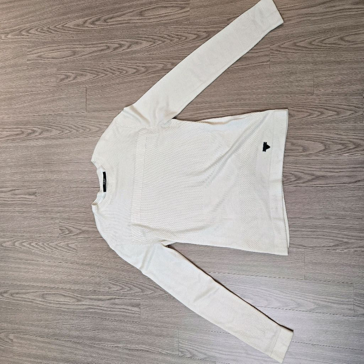 게스 니트 맨투맨 이미지