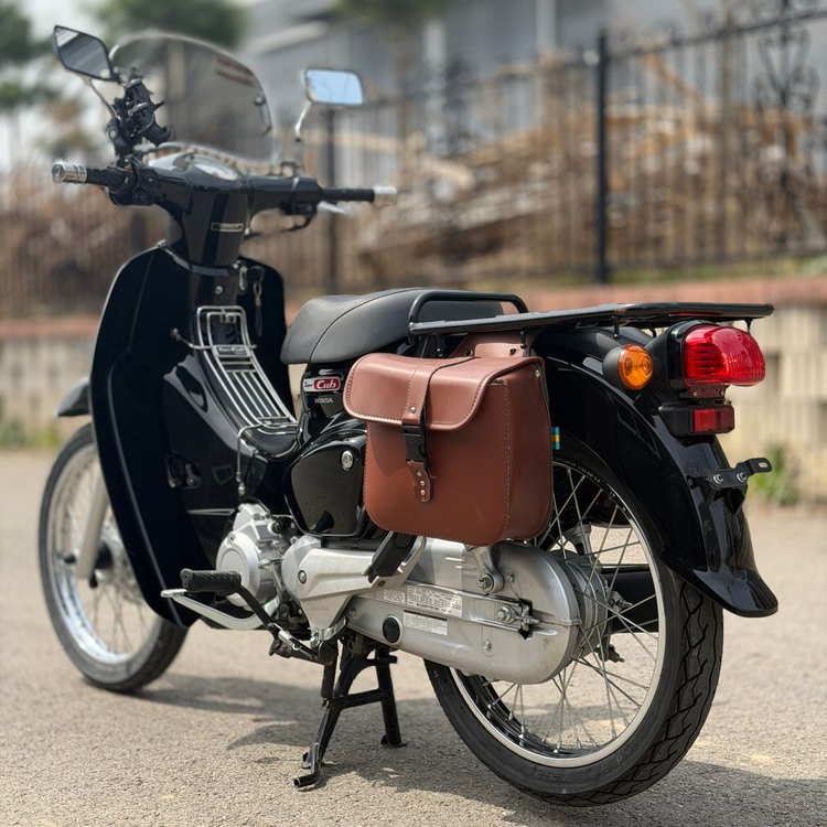 혼다 슈퍼커브110 23년식 짧은 키로수 준튜닝 저렴하게 판매합니다! 이미지