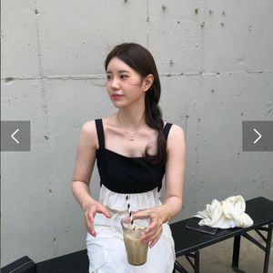 프릴 뷔스티에 이미지