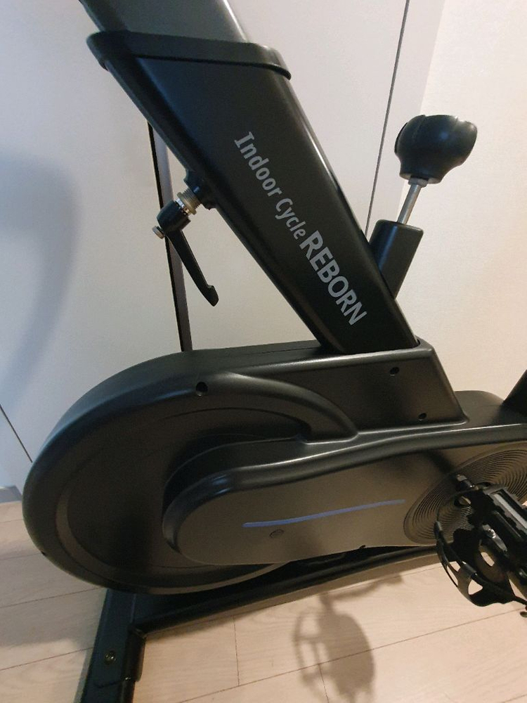 스피닝 헬스 고급 실내자전거 리본스핀바이크 Q200x 팝니다 이미지