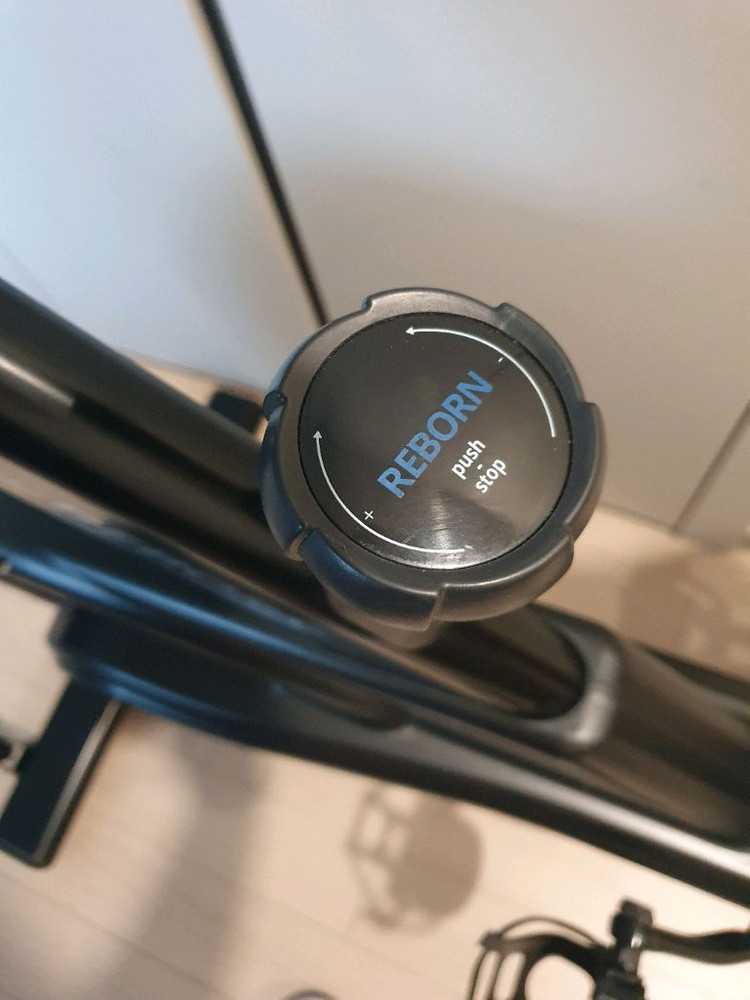 스피닝 헬스 고급 실내자전거 리본스핀바이크 Q200x 팝니다 이미지