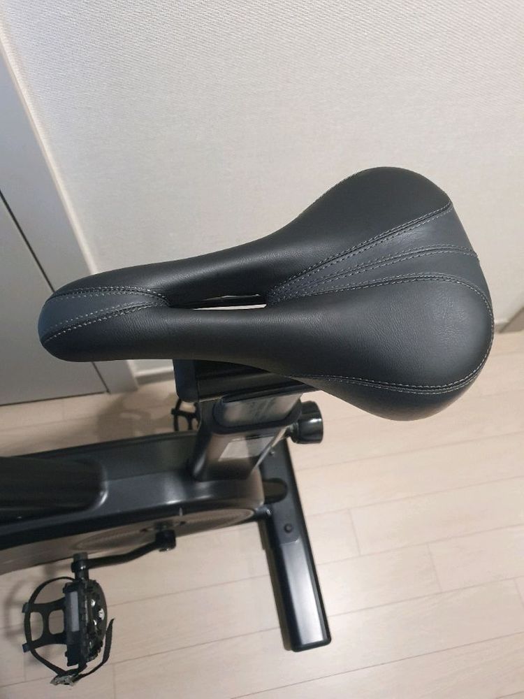 스피닝 헬스 고급 실내자전거 리본스핀바이크 Q200x 팝니다 이미지