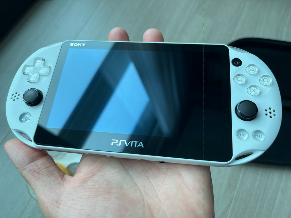 플스 비타 2세대 글레이셔 화이트 이미지