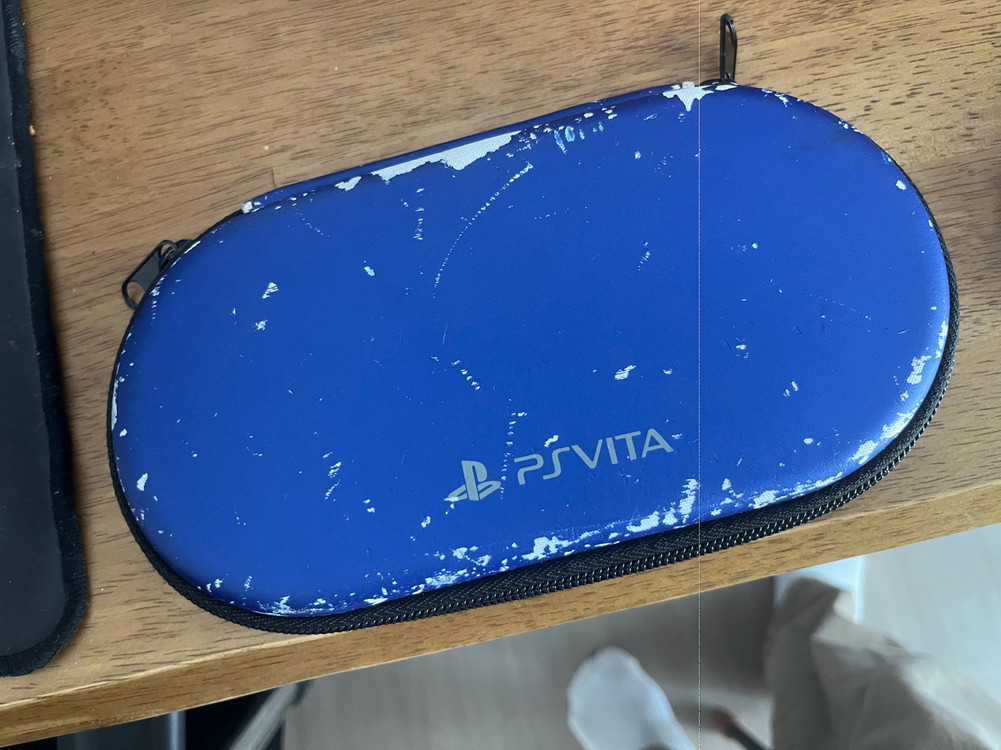 플스 비타 2세대 글레이셔 화이트 이미지