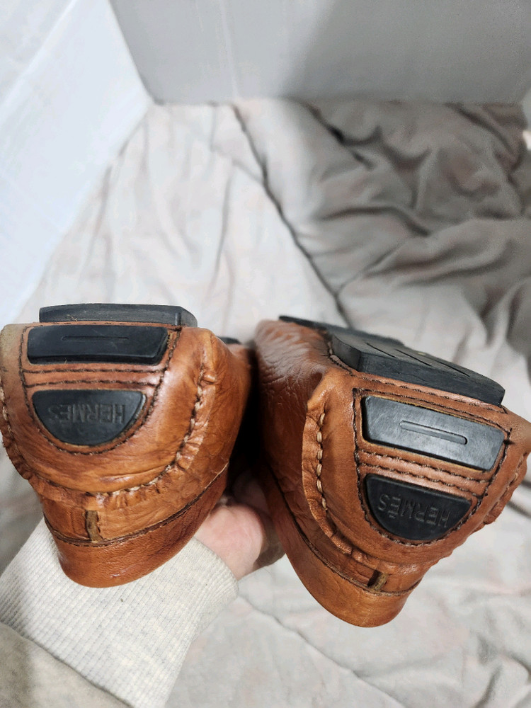 H로고 로퍼 이미지