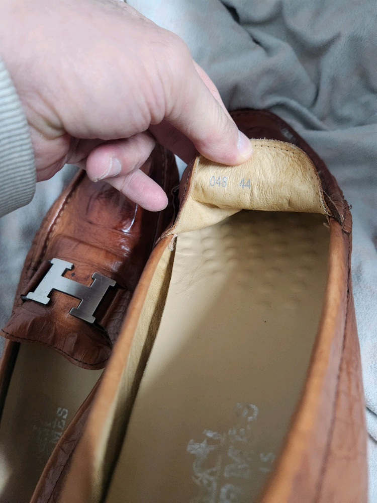 H로고 로퍼 이미지