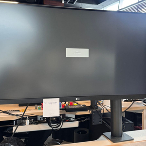 LG 360 32인치 모니터 (32UN880) 팝니다. 개별판매 이미지