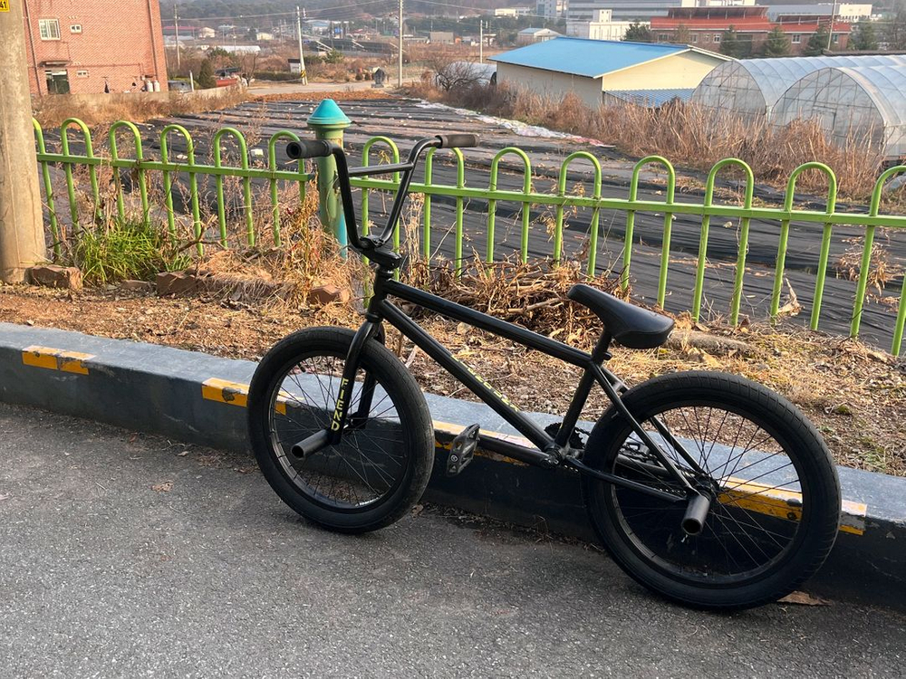 BMX 자전거 핀드 이미지