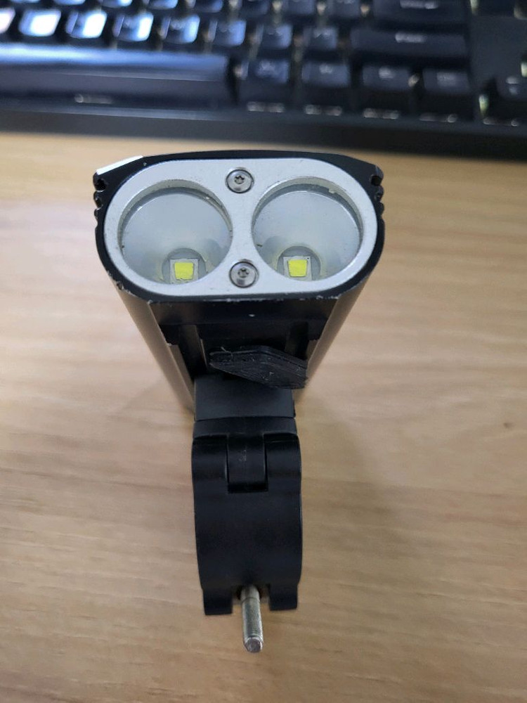 나이트큐브 NX-1800 LED 자전거 라이트, 전조등 팔아요. 택포3.5만 이미지