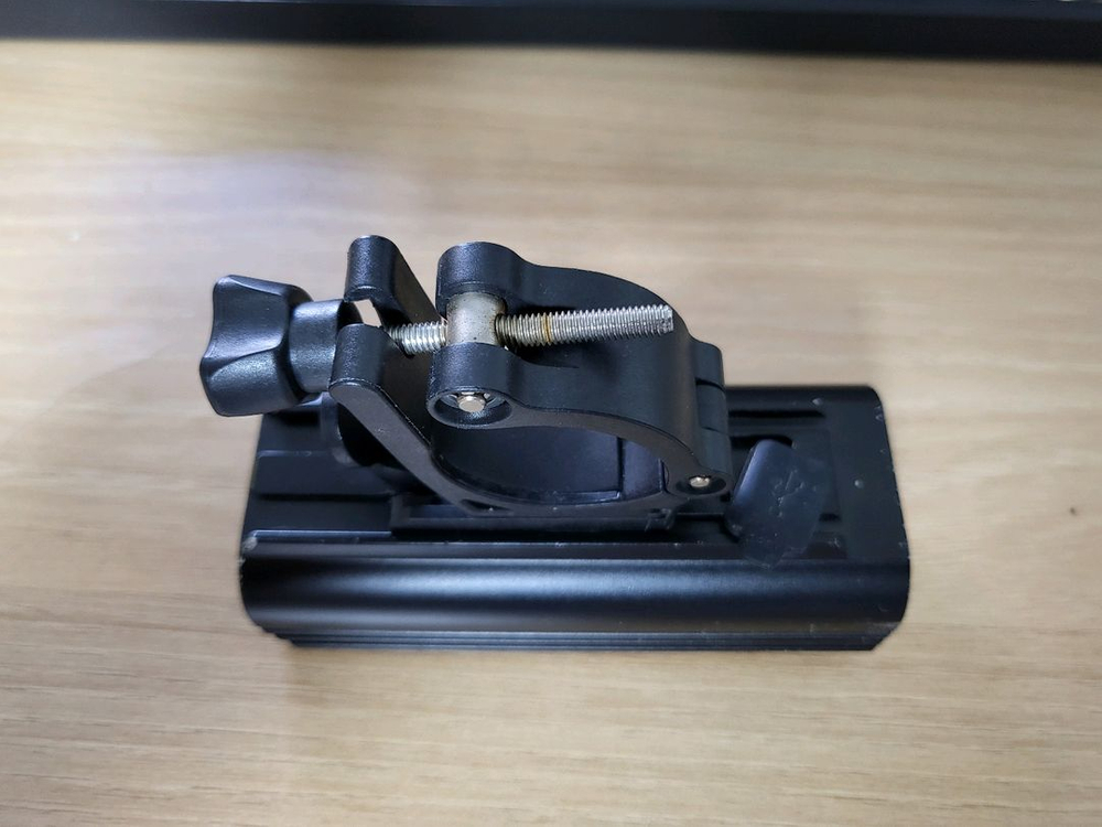 나이트큐브 NX-1800 LED 자전거 라이트, 전조등 팔아요. 택포3.5만 이미지