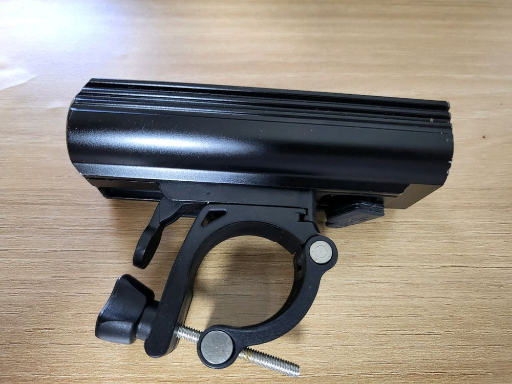 나이트큐브 NX-1800 LED 자전거 라이트, 전조등 팔아요. 택포3.5만 이미지