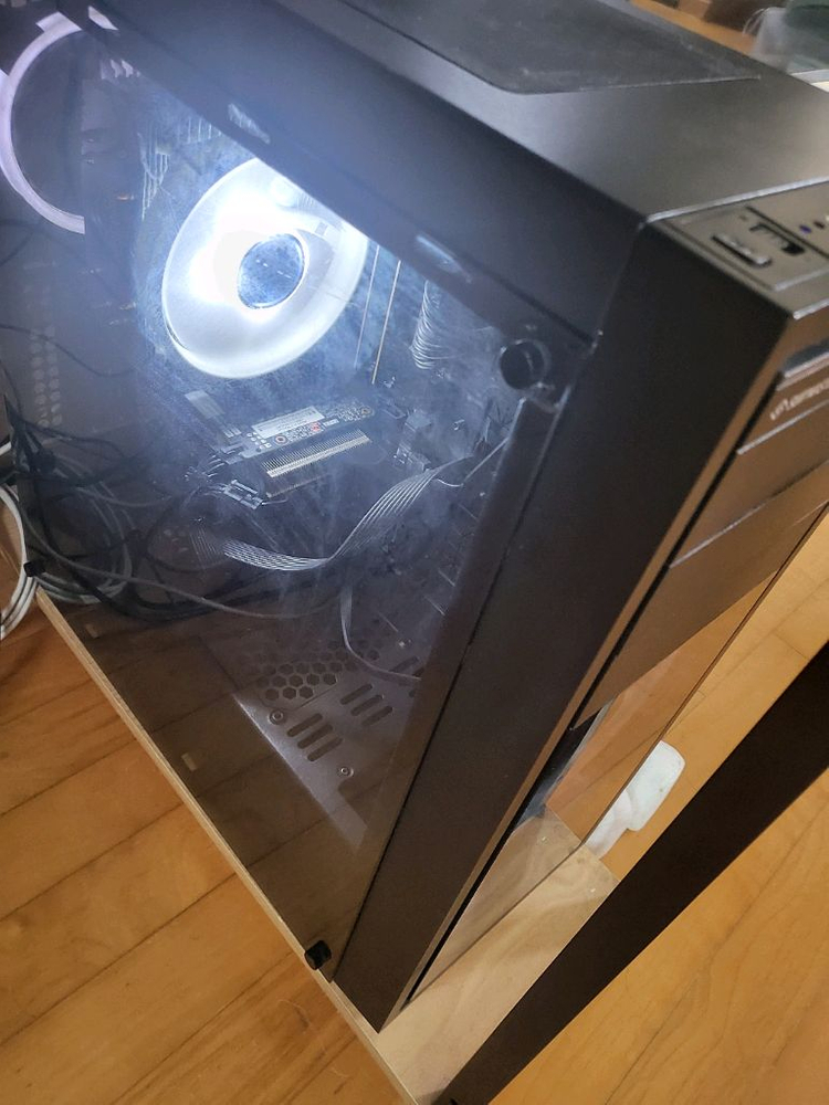 게이밍 컴퓨터 pc 본체 rtx2060 팝니다 i7 9700k 이미지