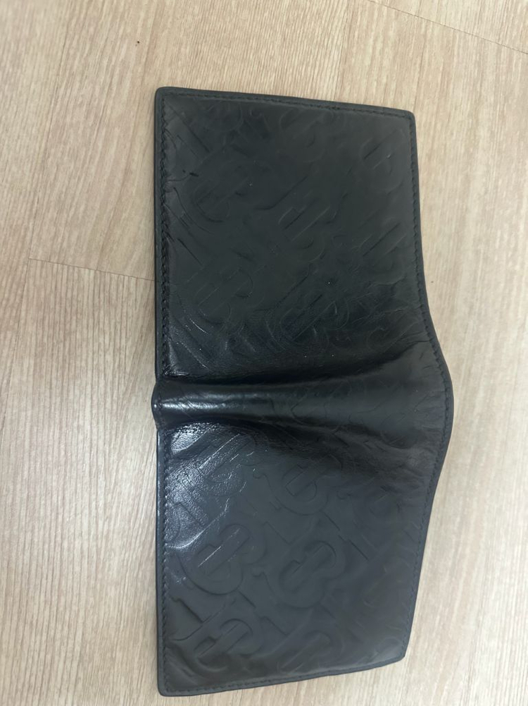 버버리 모노그램 반지갑 레더 블랙 이미지