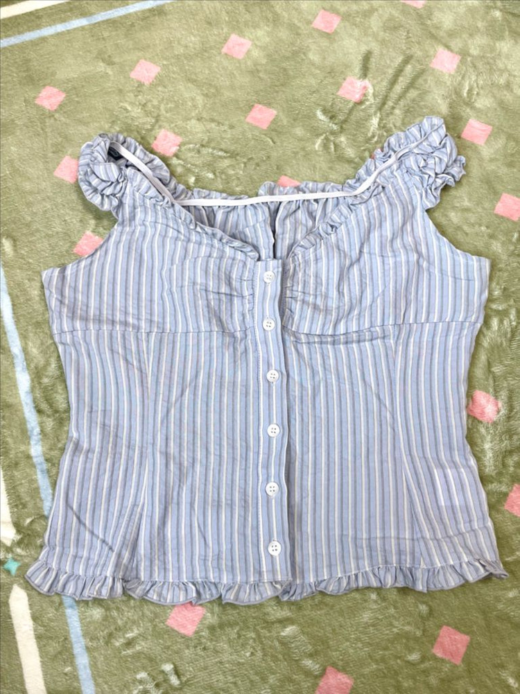 헤비브 핀 스트라이프 블라우스 sora 이미지