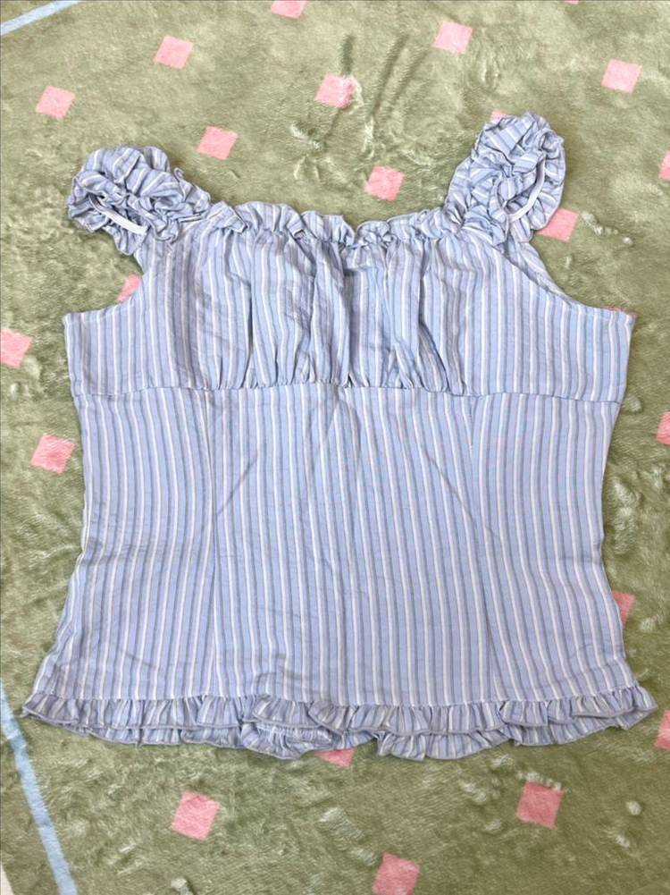 헤비브 핀 스트라이프 블라우스 sora 이미지