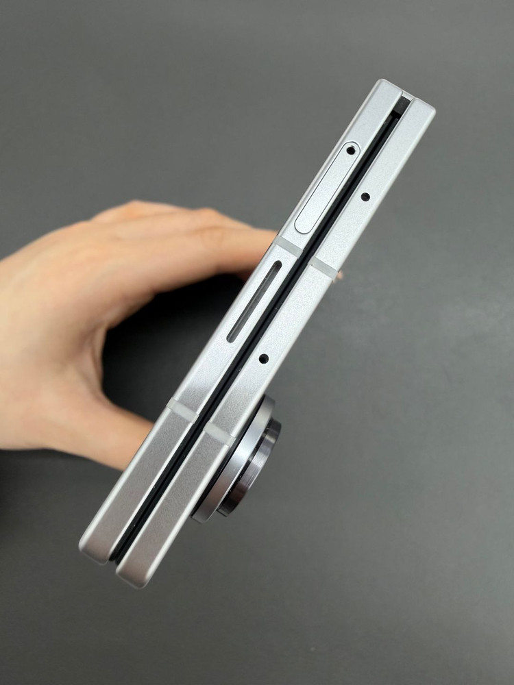 [대전 중고폰] 갤럭시 Z폴드7 256GB 실버 / SS급 / 실물촬영 / 매장운영 410112 이미지