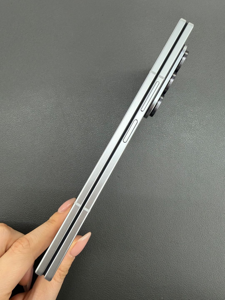 [대전 중고폰] 갤럭시 Z폴드7 256GB 실버 / SS급 / 실물촬영 / 매장운영 410112 이미지