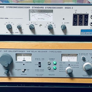 로데 & 슈바르츠 (Rohde & Schwarz) FM 튜너 EU6201과 스테레오 디코더 MSDC-2 조합 이미지