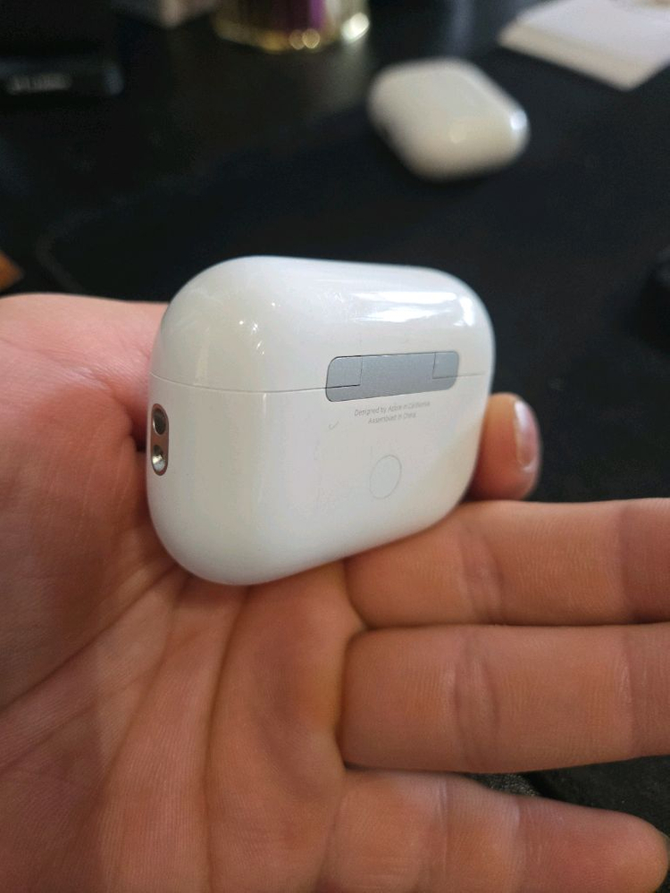 애어팟 프로 2세대 본체+오른쪽 8핀 이미지