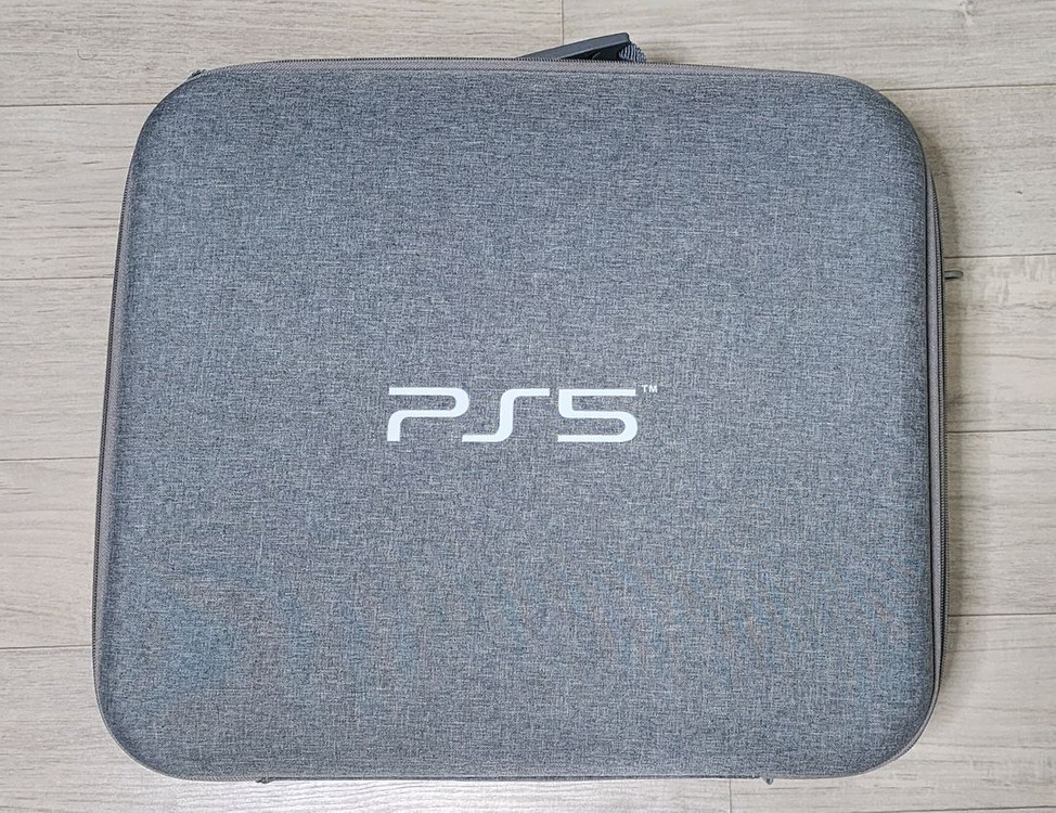 PS5 디스크에디션 1218A 풀박스 + 듀얼센스 1개추가 + 듀얼센스 충전기 + PS5전용 가방 + 게임CD 2개 이미지